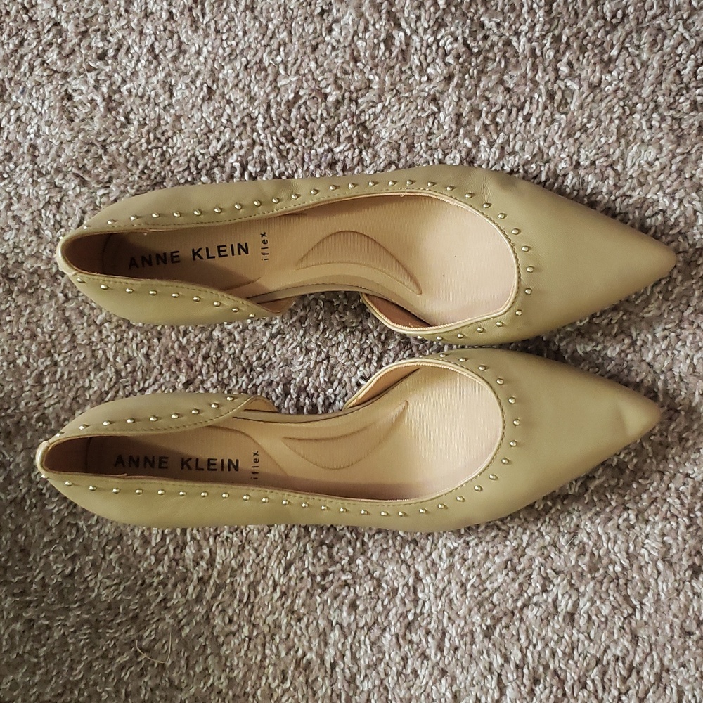 Anne Klein kitten heels 👠
